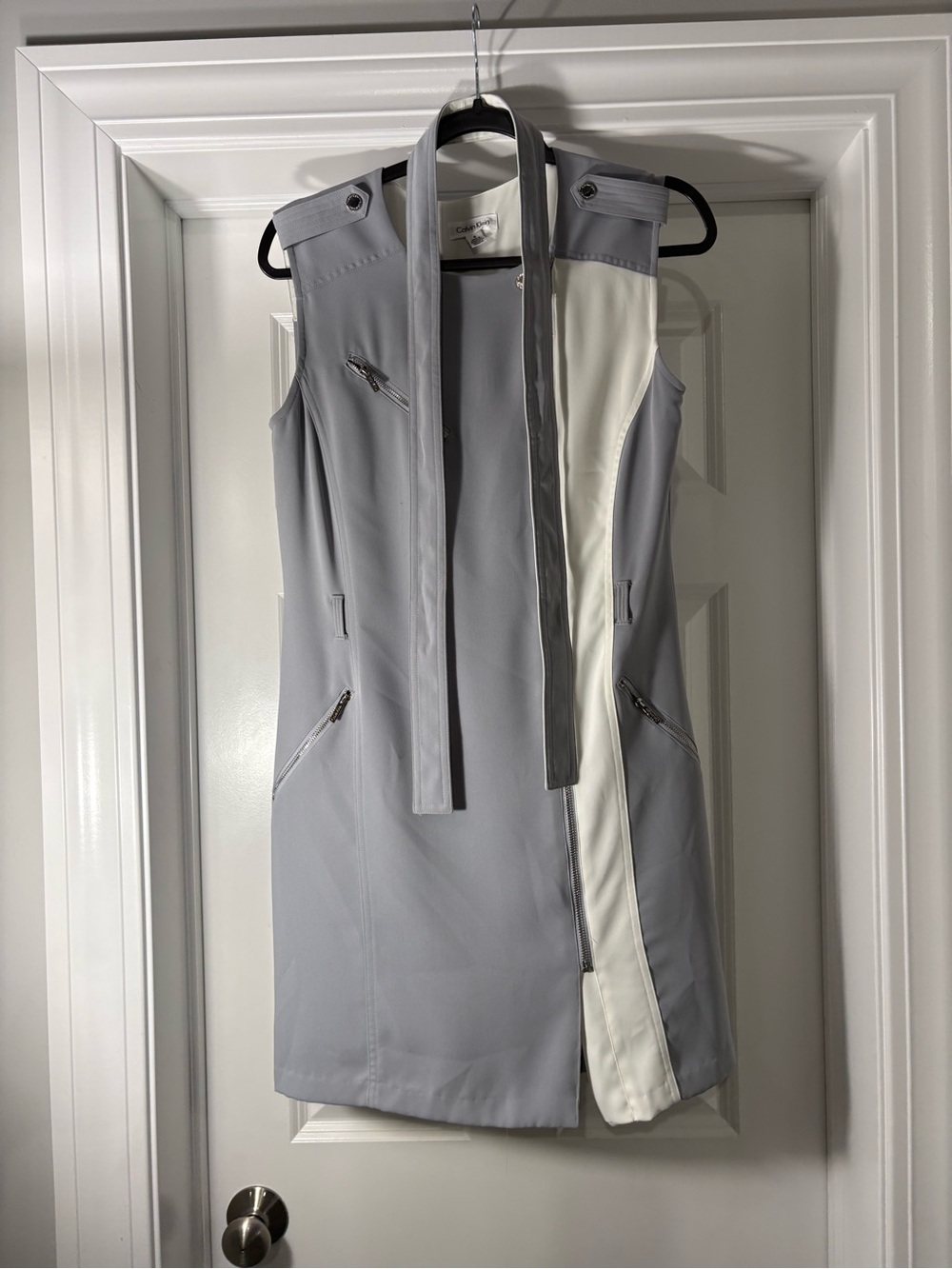 Calvin Klein Sleeveless Light Gray and White Shift Dress with Neck Tie